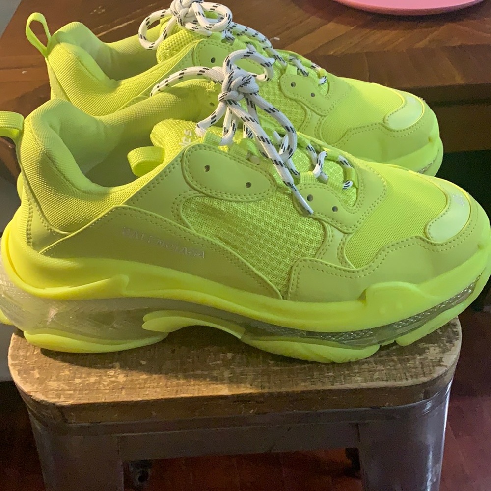 Men’s yellow/neon Balenciaga shoe, size 12